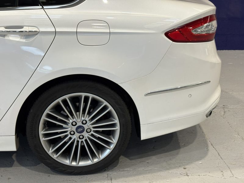 Ford mondeo 187CH  VIGNALE - Toit ouvrant - Blanc nacré  - Suivi ford 