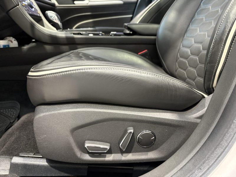 Ford mondeo 187CH  VIGNALE - Toit ouvrant - Blanc nacré  - Suivi ford 