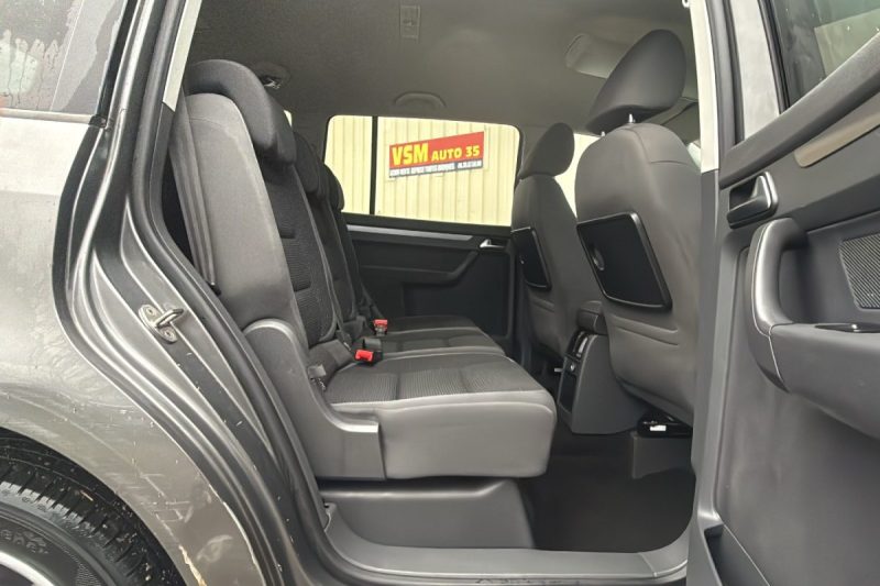 VOLKSWAGEN TOURAN 1.6 TDI 105 FAP CONFOTLINE BVM6 7 PLACES 