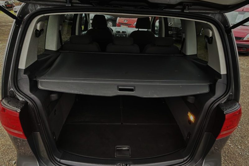 VOLKSWAGEN TOURAN 1.6 TDI 105 FAP CONFOTLINE BVM6 7 PLACES 