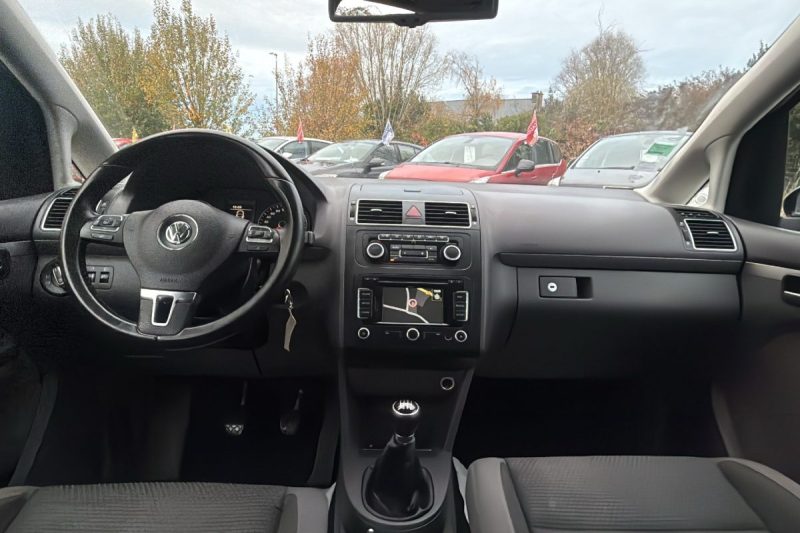 VOLKSWAGEN TOURAN 1.6 TDI 105 FAP CONFOTLINE BVM6 7 PLACES 