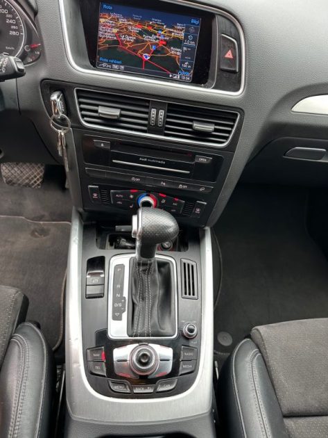 AUDI Q5 2.0 TDI QUATTRO 190 CV S-LINE / BVA / Aide stationnement AV AR / CLIM/ Siège chauffant / GPS