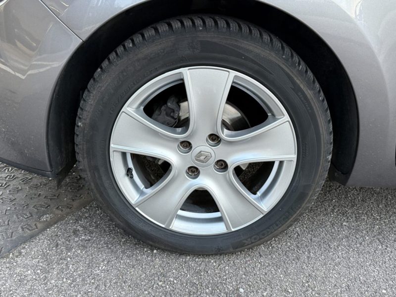 RENAULT CLIO 0.9 TCE 90cv Clim auto / GPS