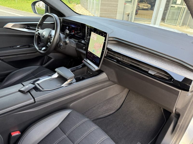 RENAULT Austral 1.2 E-TECH 200 TECHNO Carplay / Sièges chauffants / Caméra