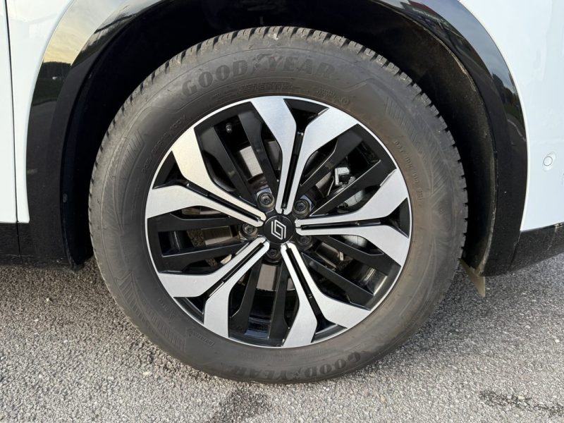 RENAULT Austral 1.2 E-TECH 200 TECHNO Carplay / Sièges chauffants / Caméra