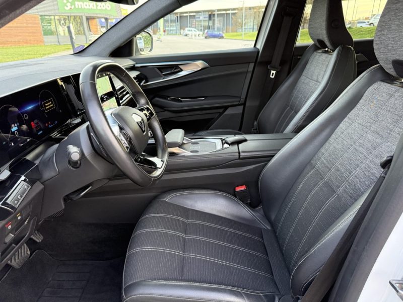 RENAULT Austral 1.2 E-TECH 200 TECHNO Carplay / Sièges chauffants / Caméra