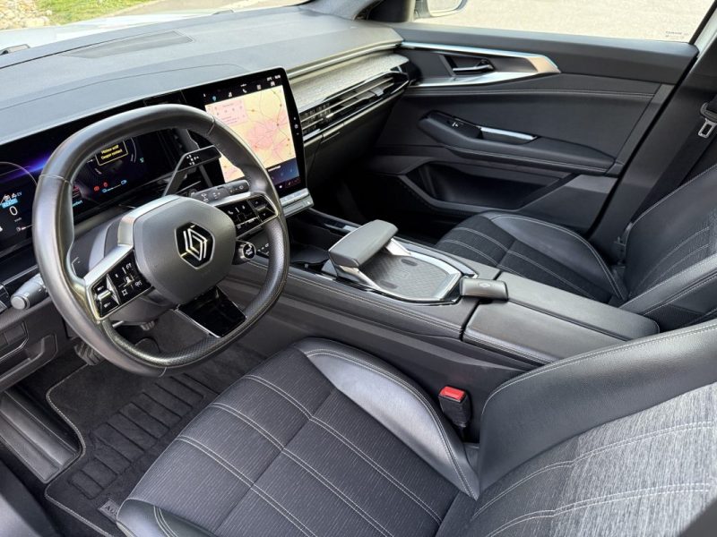 RENAULT Austral 1.2 E-TECH 200 TECHNO Carplay / Sièges chauffants / Caméra