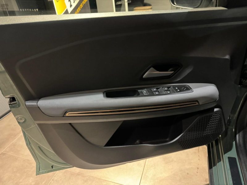 DACIA JOGGER 1.0 ECO-G 100 EXTREME + 7 PLACES / ATTELAGE  2024