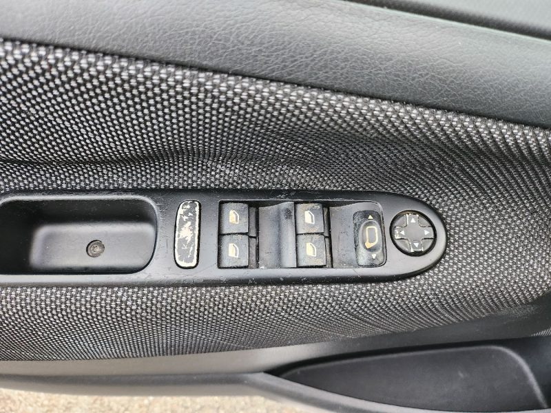 PEUGEOT 207 1.6L VTI 120CH BVA 2008