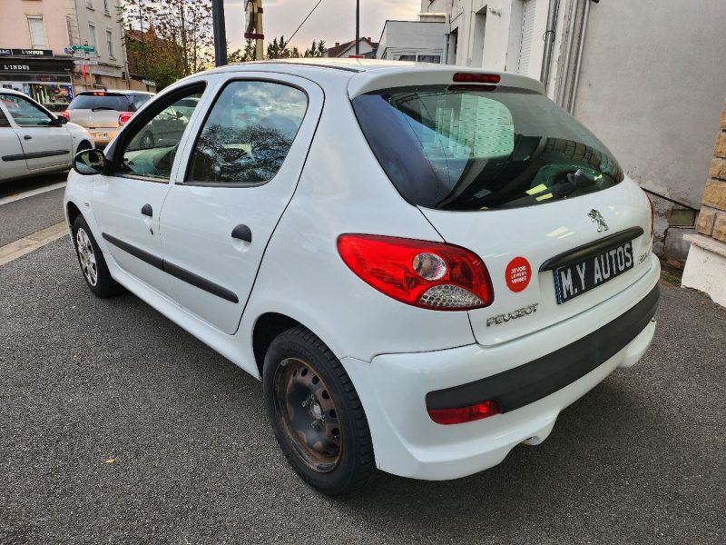 PEUGEOT 206+ 1.4I 75CH 2011