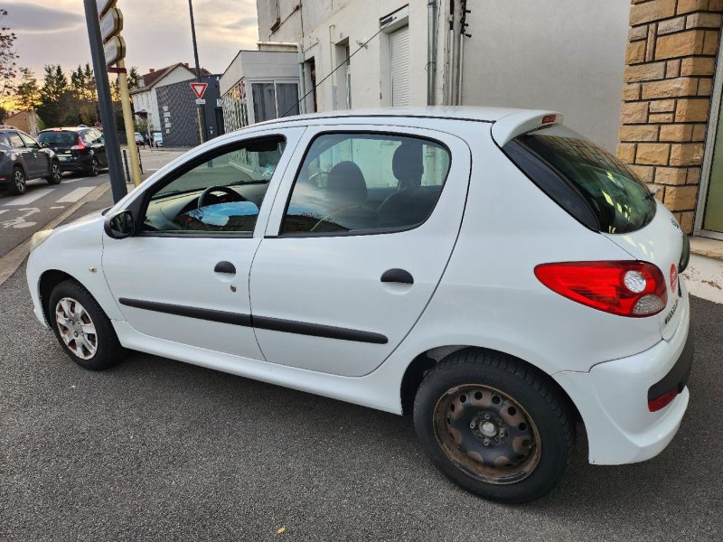 PEUGEOT 206+ 1.4I 75CH 2011