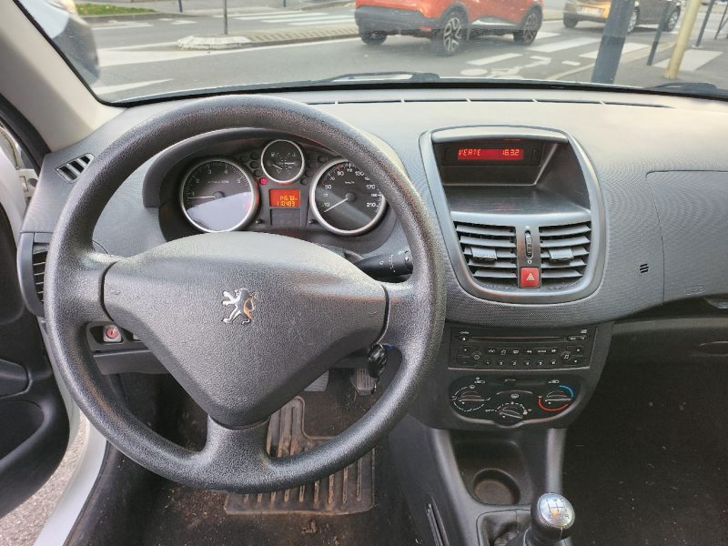 PEUGEOT 206+ 1.4I 75CH 2011