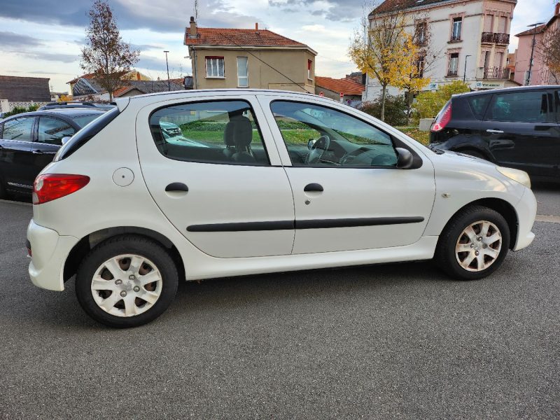 PEUGEOT 206+ 1.4I 75CH 2011