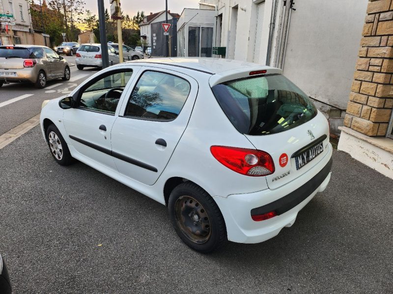 PEUGEOT 206+ 1.4I 75CH 2011