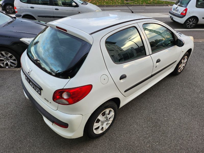 PEUGEOT 206+ 1.4I 75CH 2011