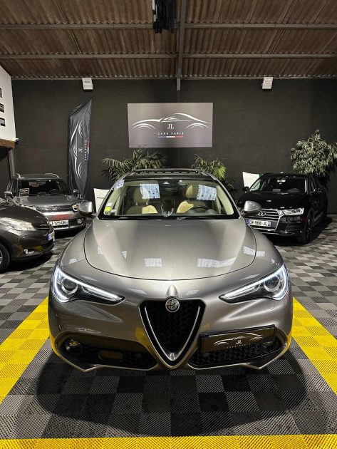 MAGNIFIQUE ALFA ROMEO STELVIO LUSSO 210CH (PREMIÈRE MAIN, FULL ENTRETIEN, TOIT OUVRANT, ATTELAGE)