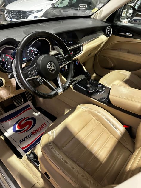 MAGNIFIQUE ALFA ROMEO STELVIO LUSSO 210CH (PREMIÈRE MAIN, FULL ENTRETIEN, TOIT OUVRANT, ATTELAGE)