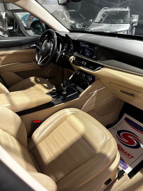 MAGNIFIQUE ALFA ROMEO STELVIO LUSSO 210CH (PREMIÈRE MAIN, FULL ENTRETIEN, TOIT OUVRANT, ATTELAGE)