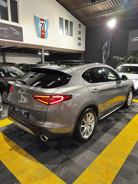 MAGNIFIQUE ALFA ROMEO STELVIO LUSSO 210CH (PREMIÈRE MAIN, FULL ENTRETIEN, TOIT OUVRANT, ATTELAGE)