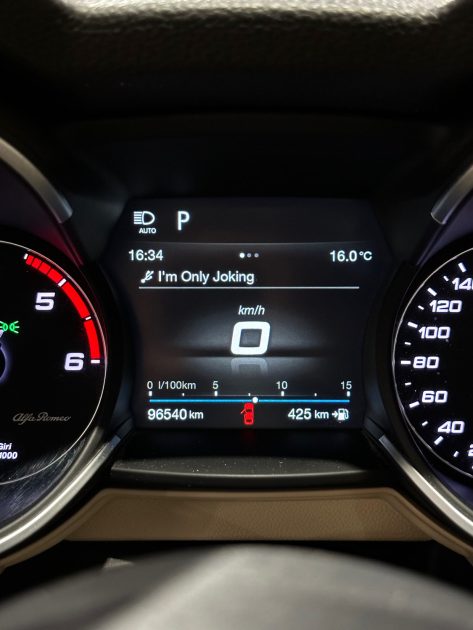 MAGNIFIQUE ALFA ROMEO STELVIO LUSSO 210CH (PREMIÈRE MAIN, FULL ENTRETIEN, TOIT OUVRANT, ATTELAGE)