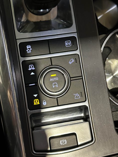 MAGNIFIQUE LAND ROVER RANGE ROVER SPORT 2.0 P400e SE 404 CH (TOIT OUVRANT, SONO MERIDIAN)