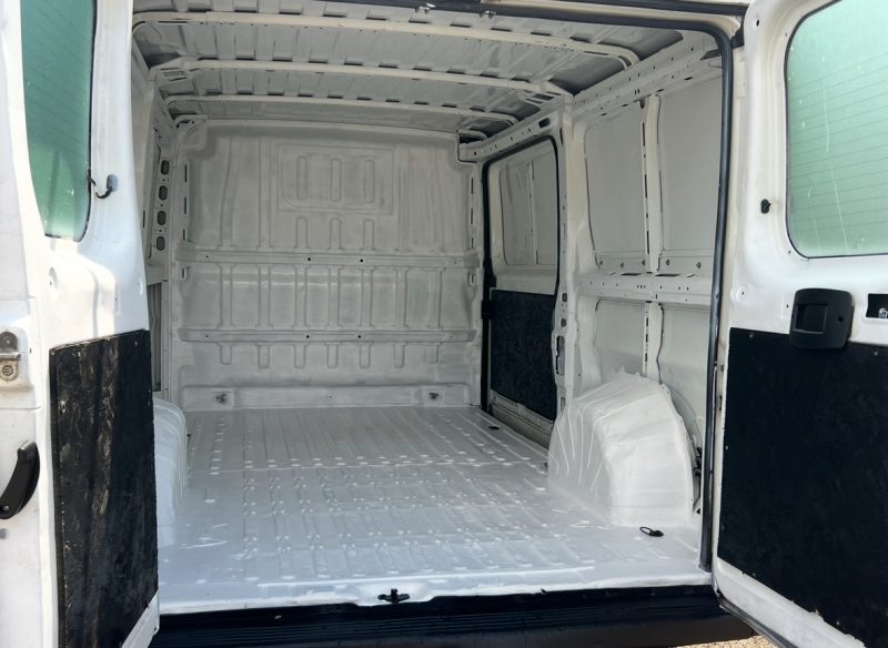 PEUGEOT BOXER 330 L2H1 2.2 HDI 130 PACK CD CLIM 2015