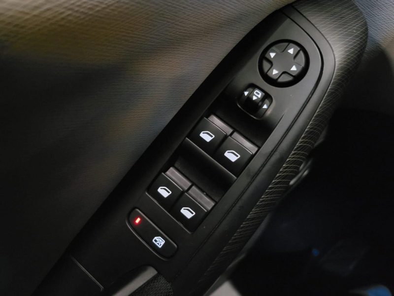 CITROEN C4 1.2 130ch EAT8 SPACETOURER FEEL / SIEGES MASSANTS / APPLE CARPLAY