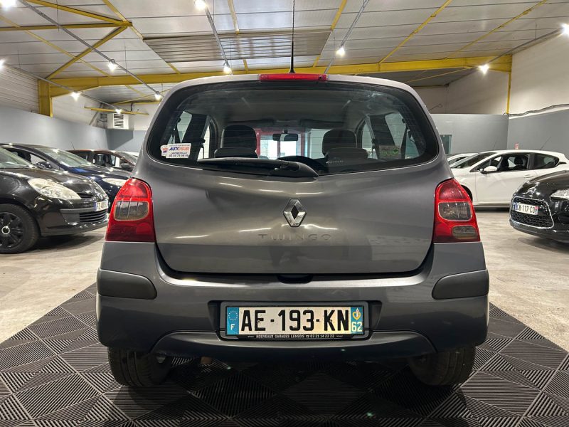 RENAULT TWINGO II 1.2I 75CH