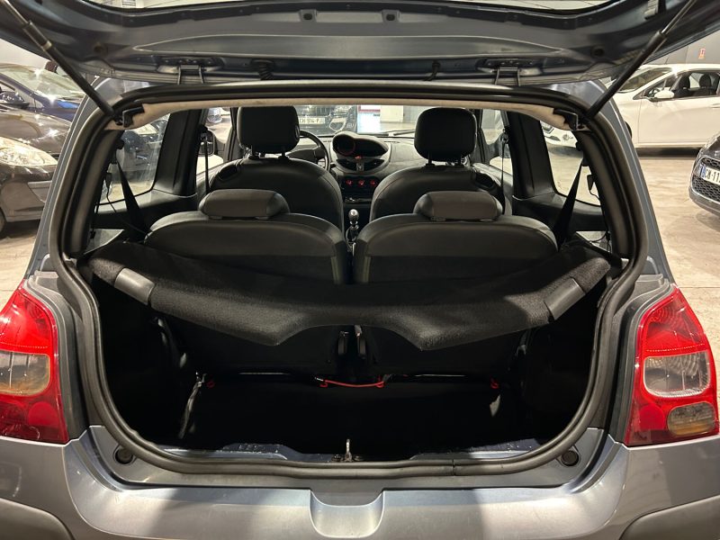 RENAULT TWINGO II 1.2I 75CH