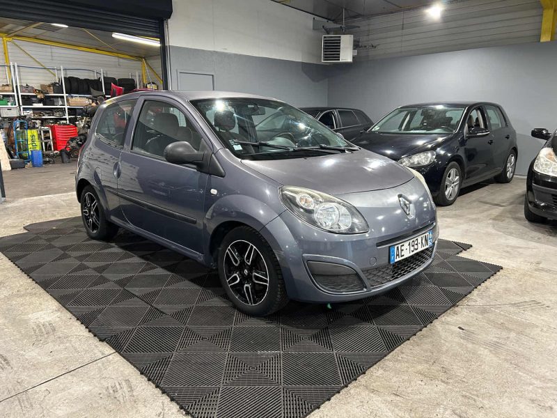 RENAULT TWINGO II 1.2I 75CH