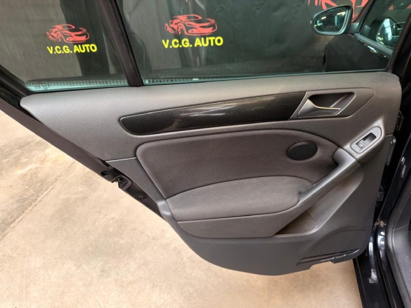 VOLKSWAGEN GOLF 1.6 TDI 105ch Confortline 