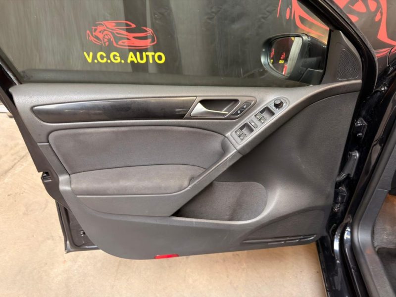 VOLKSWAGEN GOLF 1.6 TDI 105ch Confortline 