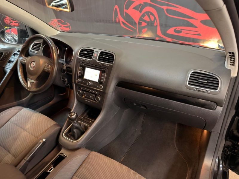 VOLKSWAGEN GOLF 1.6 TDI 105ch Confortline 