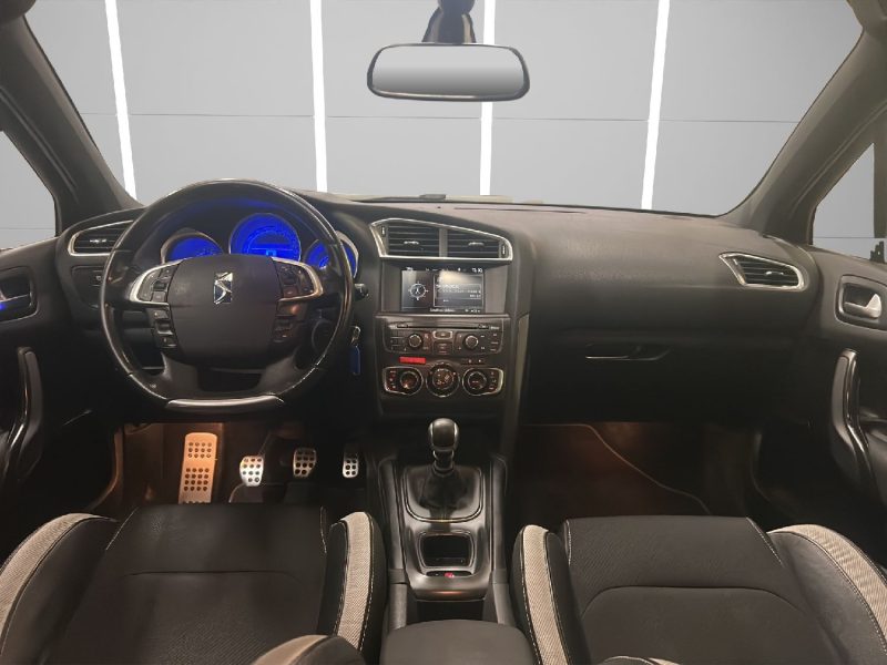 CITROEN DS4 1.6 HDI *FINITION HAUT DE GAMME*.