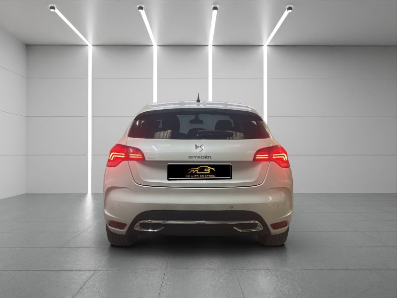 CITROEN DS4 1.6 HDI *FINITION HAUT DE GAMME*.