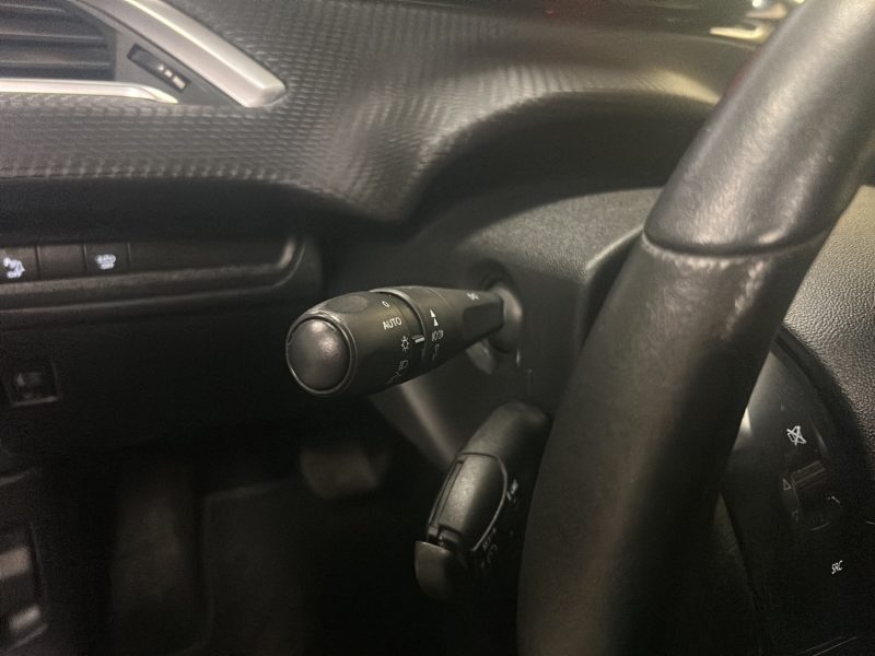 PEUGEOT 2008 1.2 ESSENCE 110CV *BOITE AUTO*