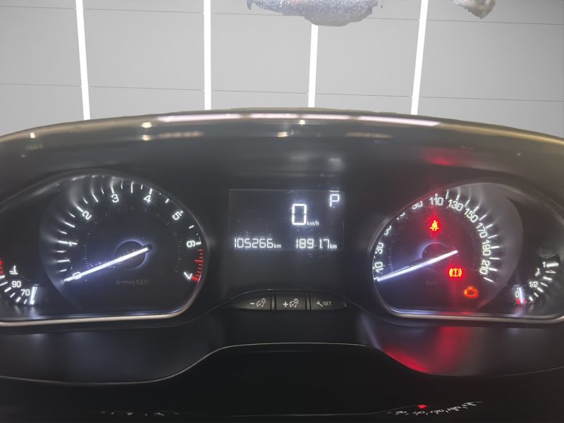 PEUGEOT 2008 1.2 ESSENCE 110CV *BOITE AUTO*