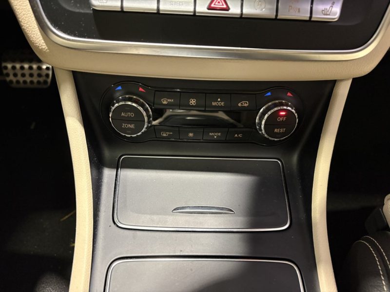 Mercedes CLA 200D 136ch - AMG line - Boite automatique - cuir biton - full option 