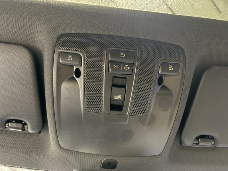 Mercedes CLA 200D 136ch - AMG line - Boite automatique - cuir biton - full option 