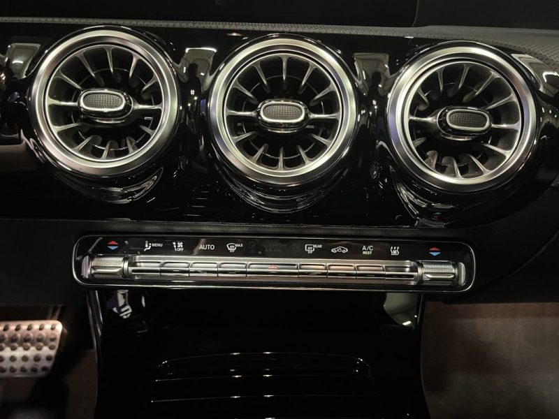 MERCEDES CLASSE A 250E AMG LINE HYBRIDE RECHARGEABLE TOIT OUVRANT