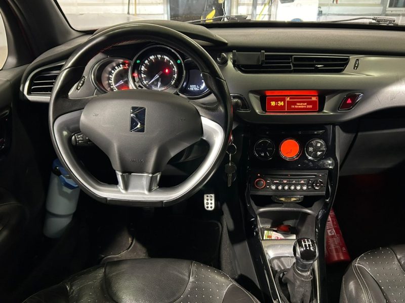 CITROEN DS3 PURETECH 110CH SO IRRÉSISTIBLE 2015