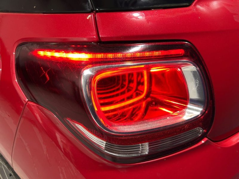 CITROEN DS3 PURETECH 110CH SO IRRÉSISTIBLE 2015