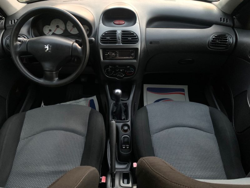 PEUGEOT 206 1.1I - 8V 2005