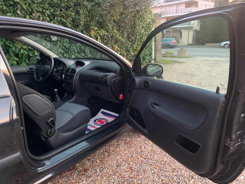 PEUGEOT 206 1.1I - 8V 2005