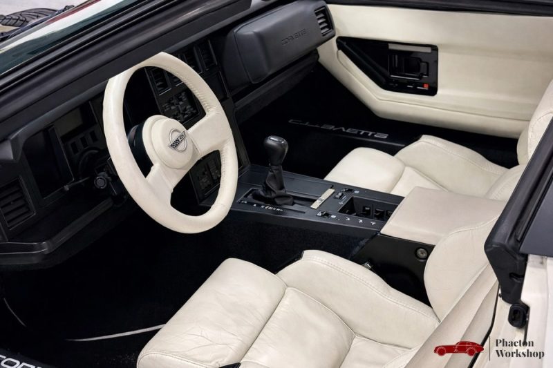 Chevrolet Corvette C4 – 35th Anniversary | Triple White | 1988 | Série numérotée