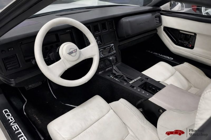 Chevrolet Corvette C4 – 35th Anniversary | Triple White | 1988 | Série numérotée
