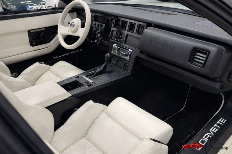 Chevrolet Corvette C4 – 35th Anniversary | Triple White | 1988 | Série numérotée