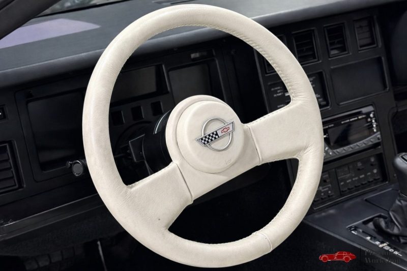 Chevrolet Corvette C4 – 35th Anniversary | Triple White | 1988 | Série numérotée