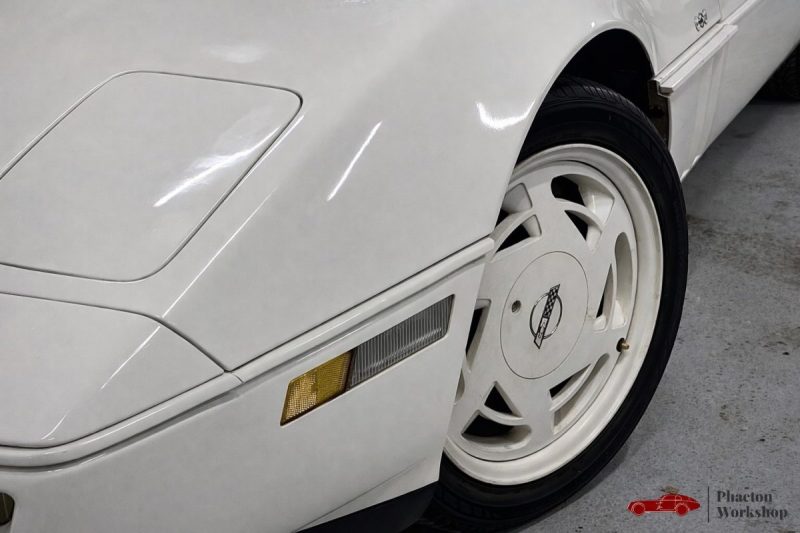 Chevrolet Corvette C4 – 35th Anniversary | Triple White | 1988 | Série numérotée