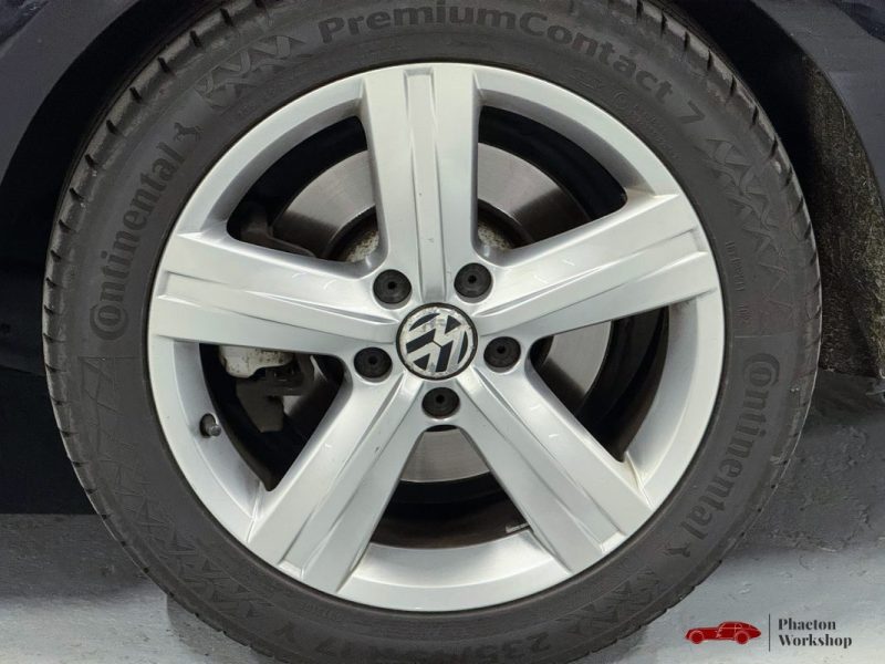 Volkswagen Passat SW 3.6 VR6 – 300CH | DSG | Suspensions pilotées |Régulateur Adaptatif |